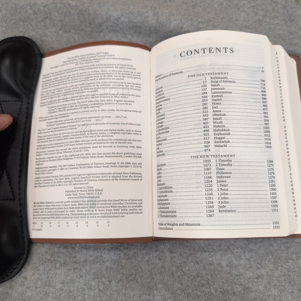World Bible School Study Edition ESV The Holy Bible Brown Flexcover Compact - Picture 3 of 4